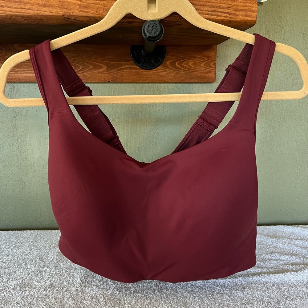 Lululemon All Powered Up Bra *Medium
Support, A-G Cups Women's Bra 42D
